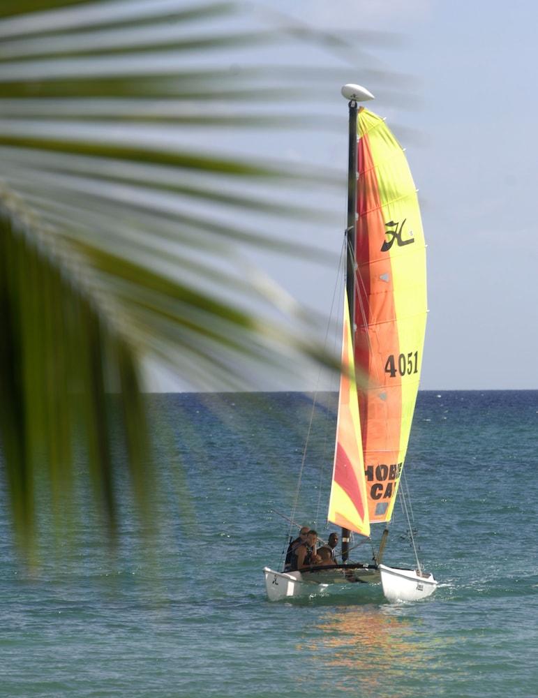 Résidence Pierre&Vacances Premium Les Ilets Sainte-Luce Esterno foto